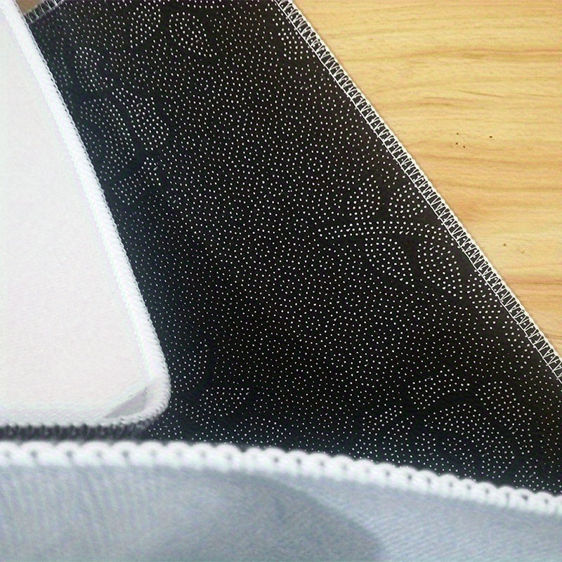 Tapis “Welcome to the Upside Down” – Carré en Polyester