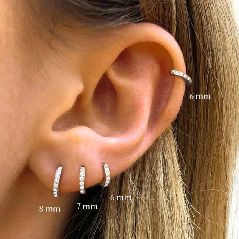 Lot 2 Mini-Créoles « Little Huggies » Acier Inoxydable – Cartilage, Tragus & Oreille Femme